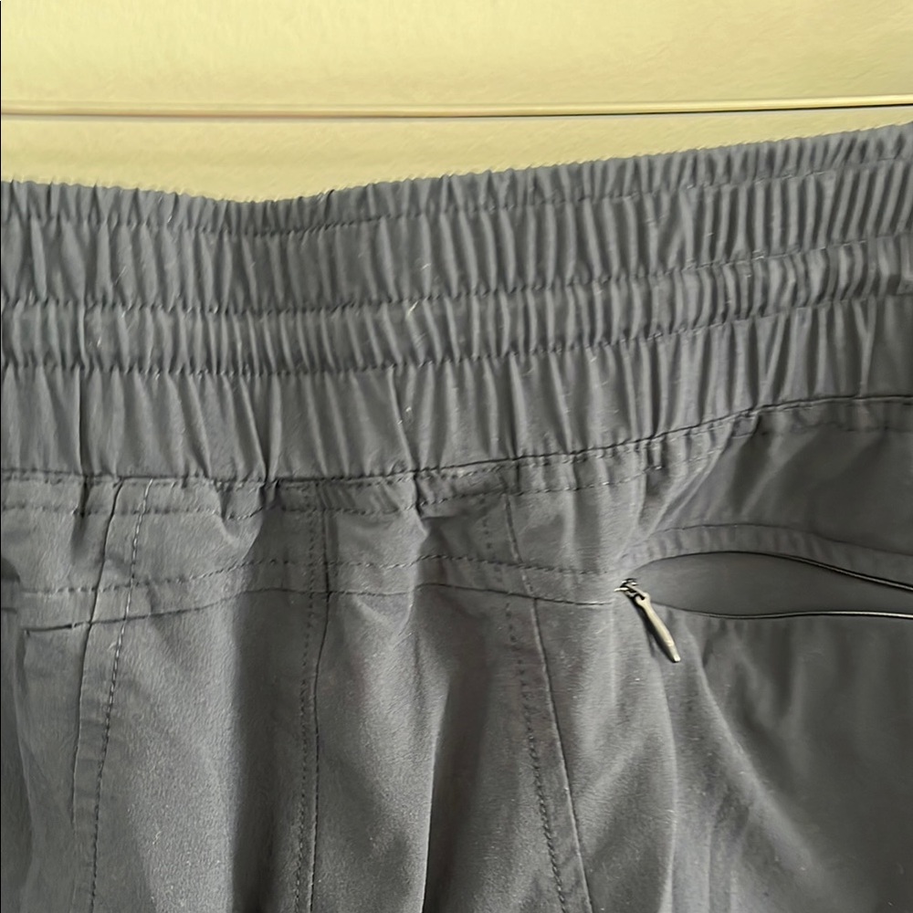 Athleta cropped joggers Relaxed Fit Elastic Cuffs - Picture 7 of 10
